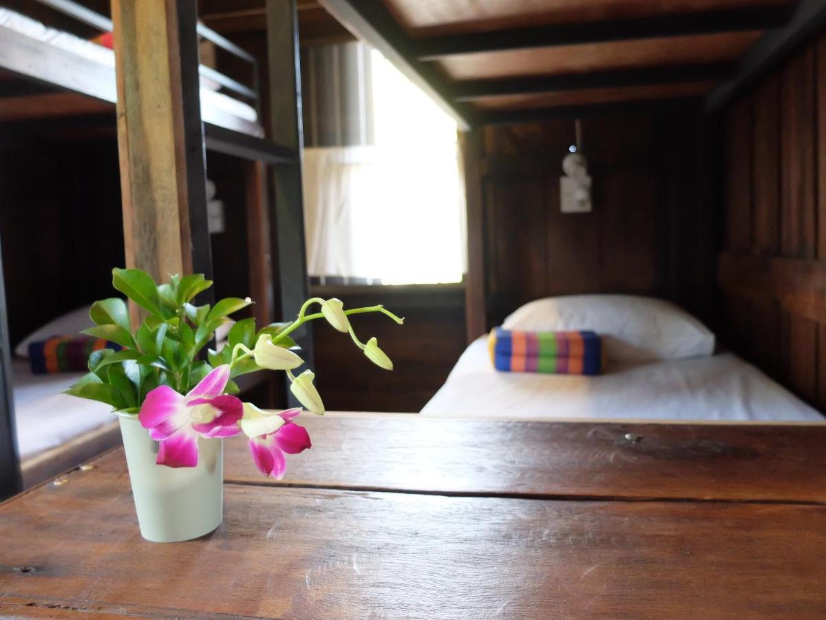 Iamwarin Mini Hostel Warin Chamrap Exterior photo